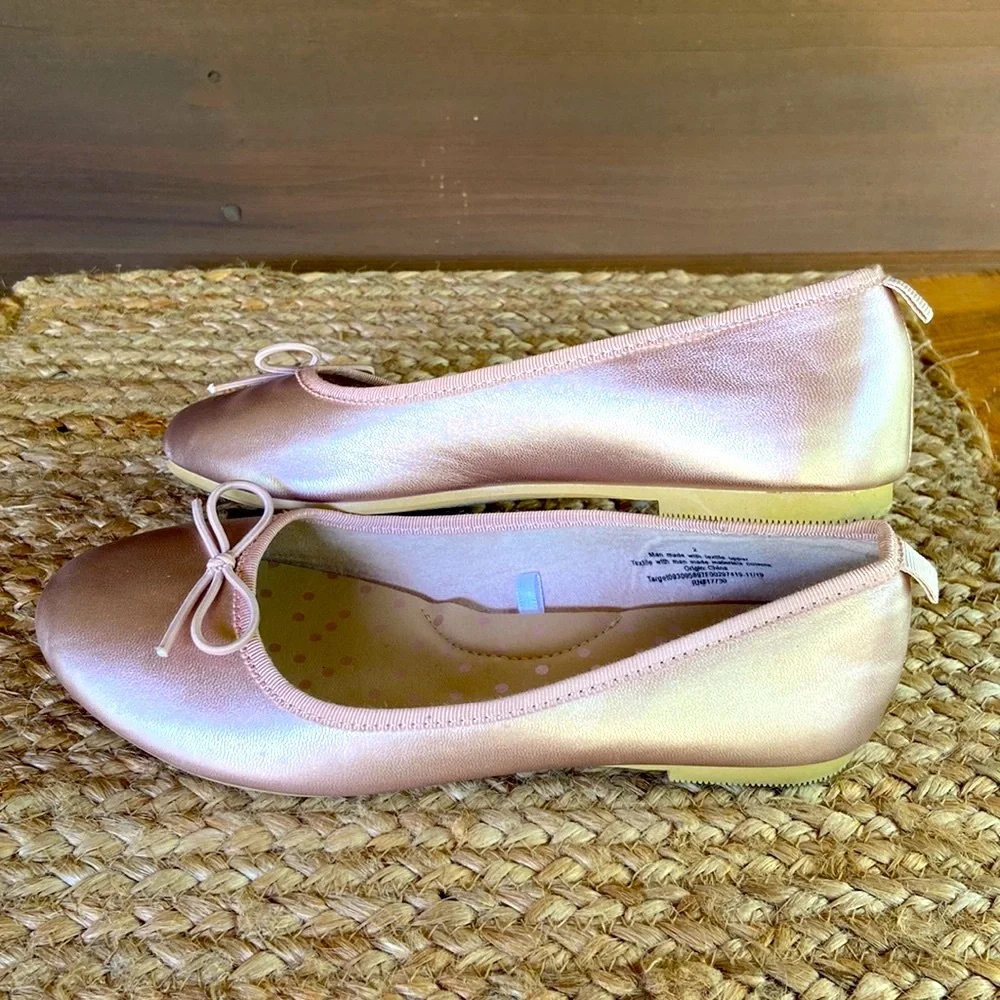 Girls Metallic Pink Ballet Flats - Like New - size 2